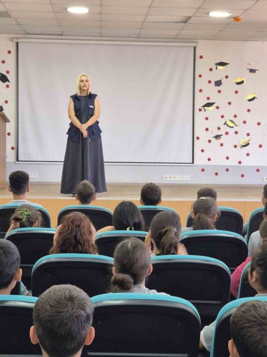 Manisa'da 'SİBERAY' ile çocuklar güvenli İnternete adım atıyor