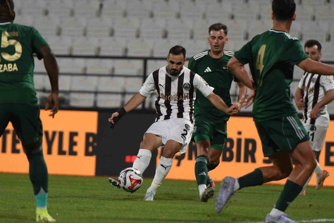 Manisa FK, evinde 7 gollü maçta galibiyeti koruyamadı: 3-4