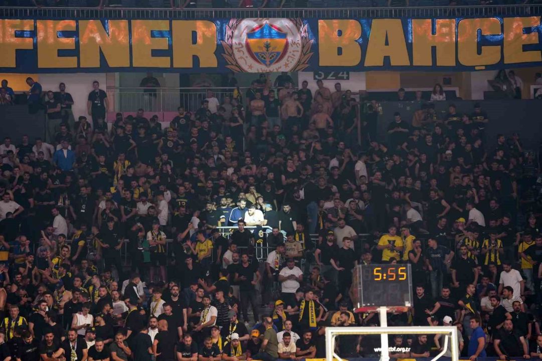 Cumhurbaşkanlığı Kupası’nda tribün olayları nedeniyle 15 dakika ara verildi