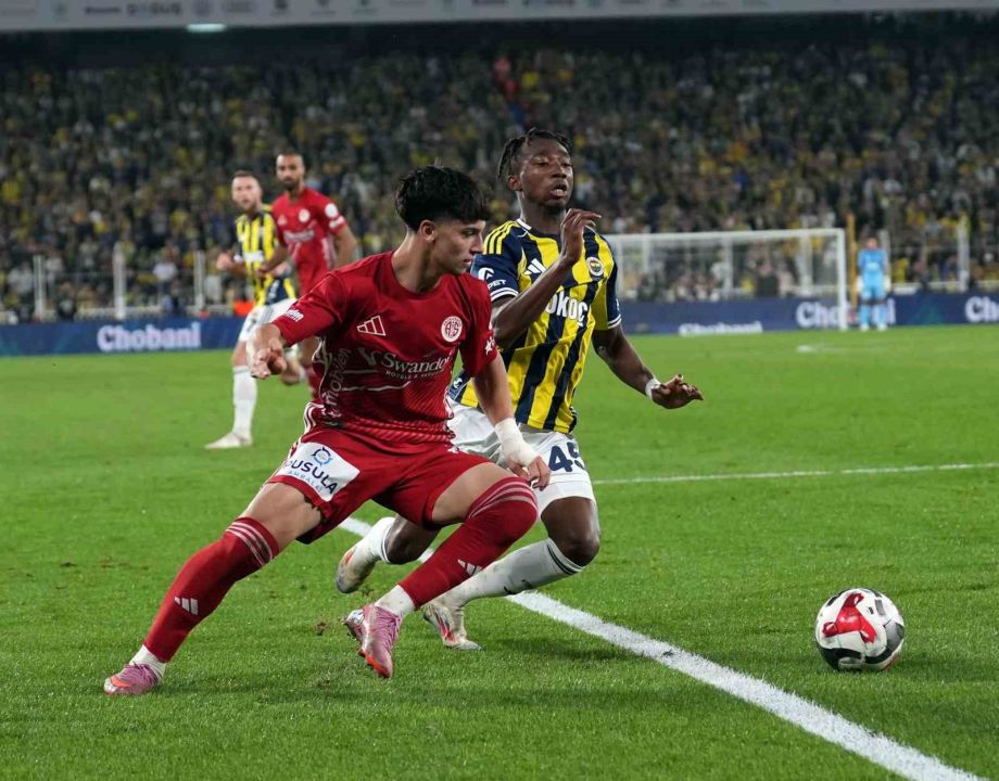Trendyol Süper Lig: Fenerbahçe: 2 - Antalyaspor: 0 (Maç sonucu)