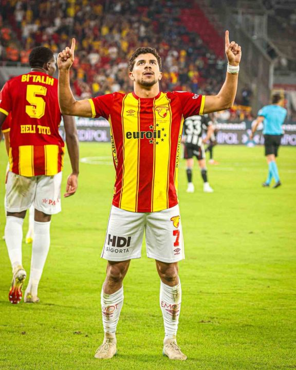 Göztepe’nin yeni transferlerinden büyük katkı