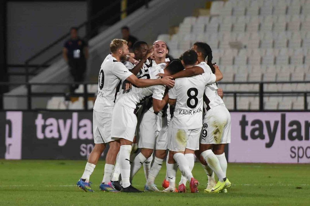 Manisa FK, evinde 7 gollü maçta galibiyeti koruyamadı: 3-4