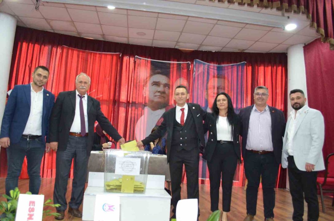 Gördes CHP kongresinde kazanan Gökhan Koyunlu oldu