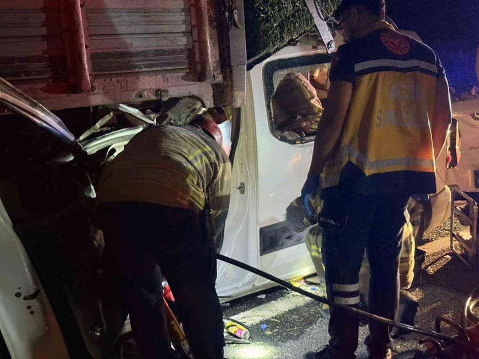 Başkent'te feci kaza can aldı: 2 genç kız hayatını kaybetti!
