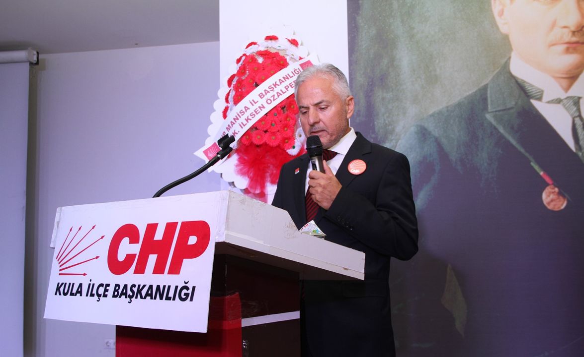 CHP Kula İlçe Kongresi’nde başkanlığa Esen Çınar seçildi