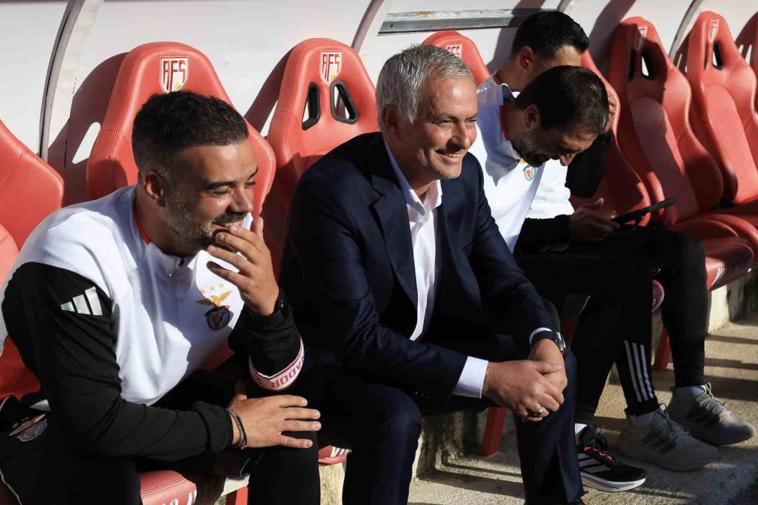 Mourinho, Benfica ile ilk maçına çıktı