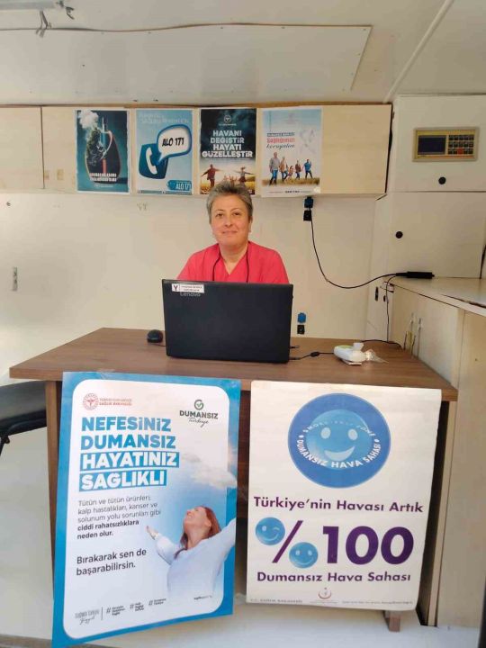 Manisa’da mobil sigara bırakma aracı sahaya indi