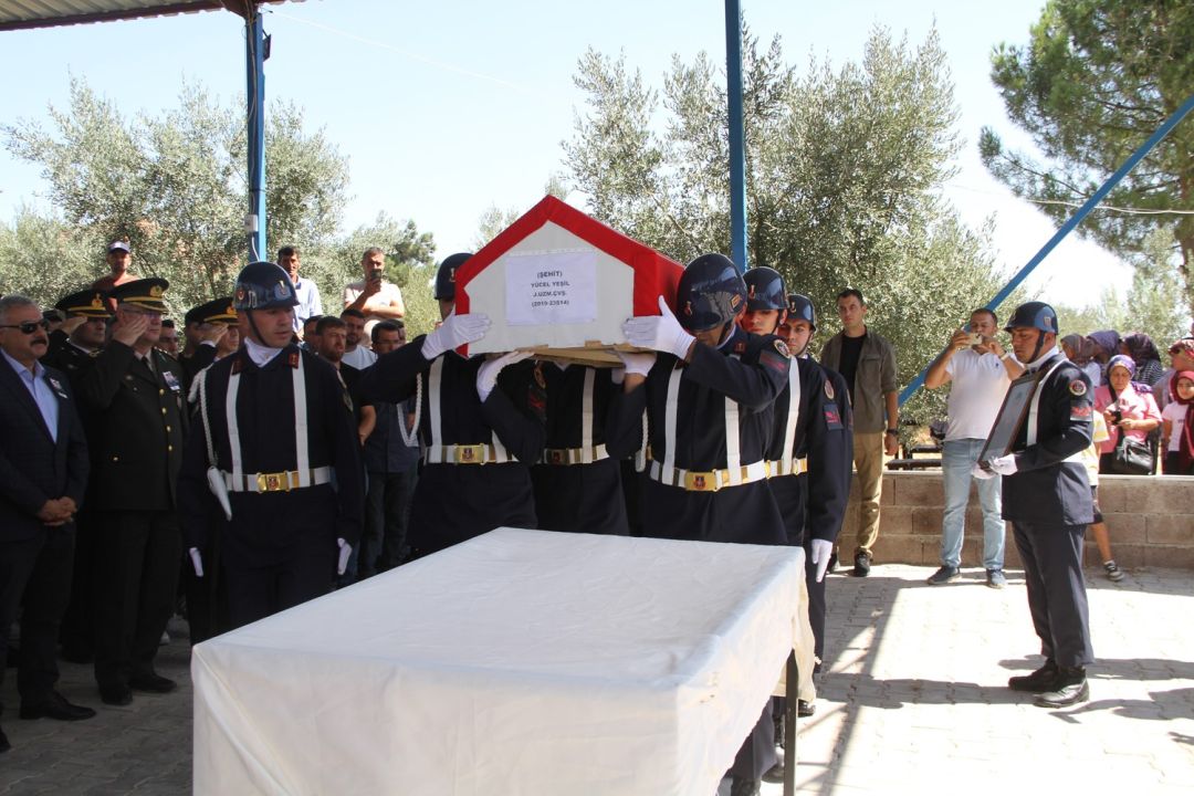 Manisalı şehide gözyaşlarıyla acı veda