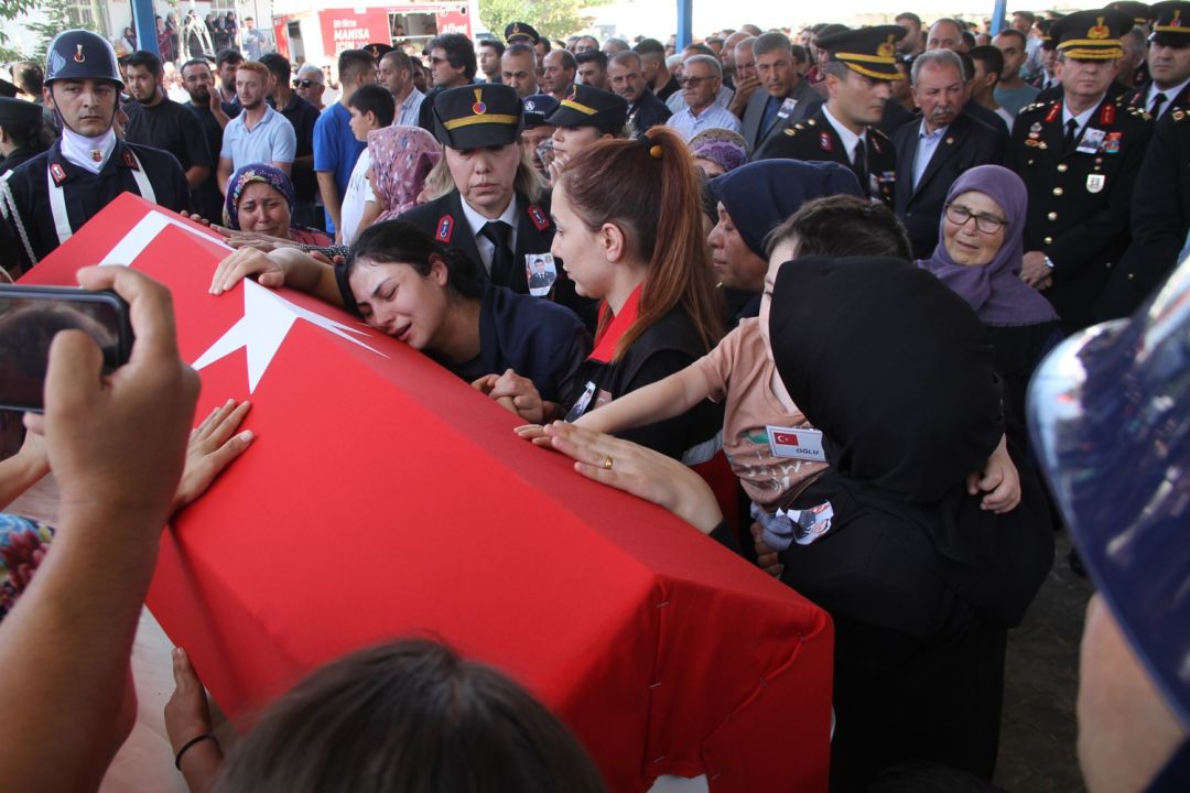 Manisalı şehide gözyaşlarıyla acı veda