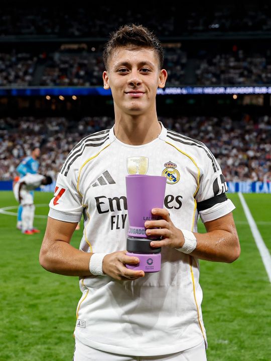 Real Madrid maç fazlasıyla liderliğe yükseldi