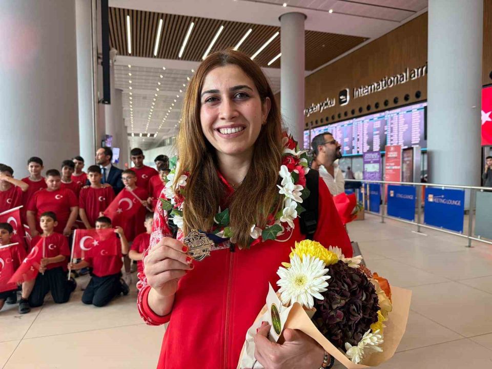 Avrupa şampiyonu kadın ve erkek Goalball Milli Takımı yurda döndü