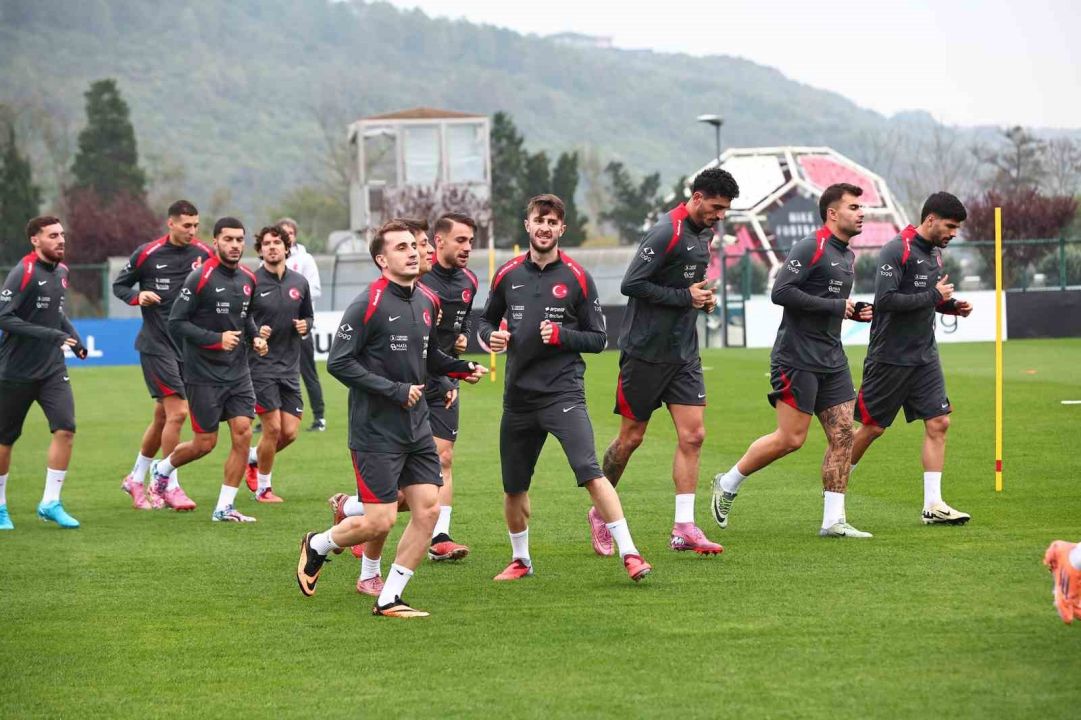 A Milli Futbol Takımı, Bulgaristan maçı hazırlıklarını sürdürdü
