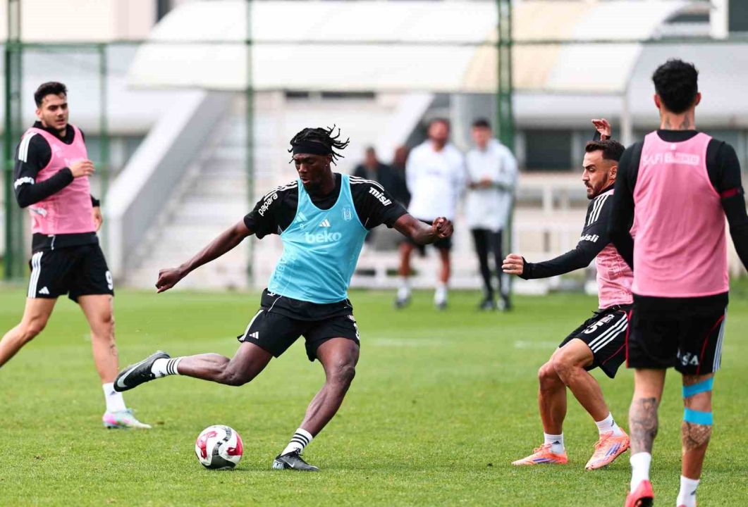 Beşiktaş kondisyon ve taktik çalıştı