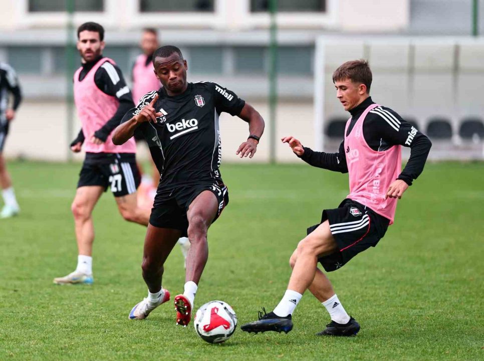 Beşiktaş kondisyon ve taktik çalıştı