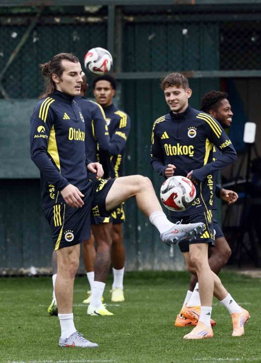 Fenerbahçe’de Başkan Saran idmanı takip etti