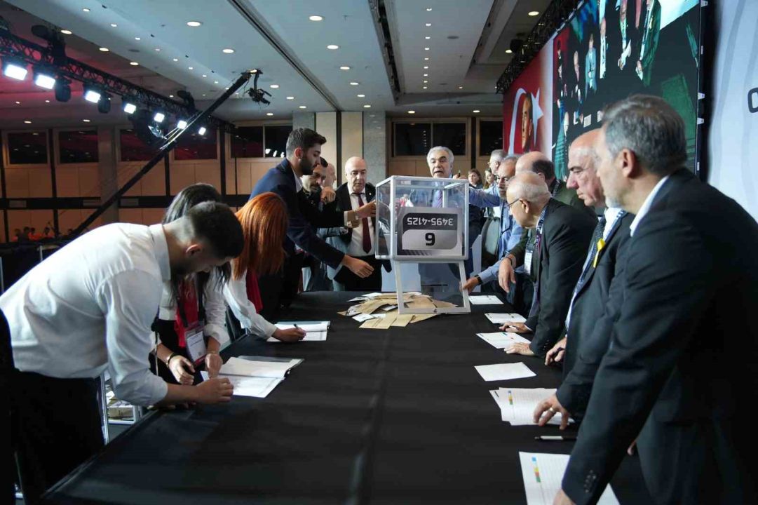 Beşiktaş’ta oy verme işlemi sona erdi