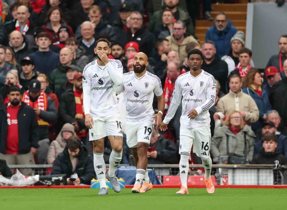 Manchester United, Liverpool deplasmanında galip