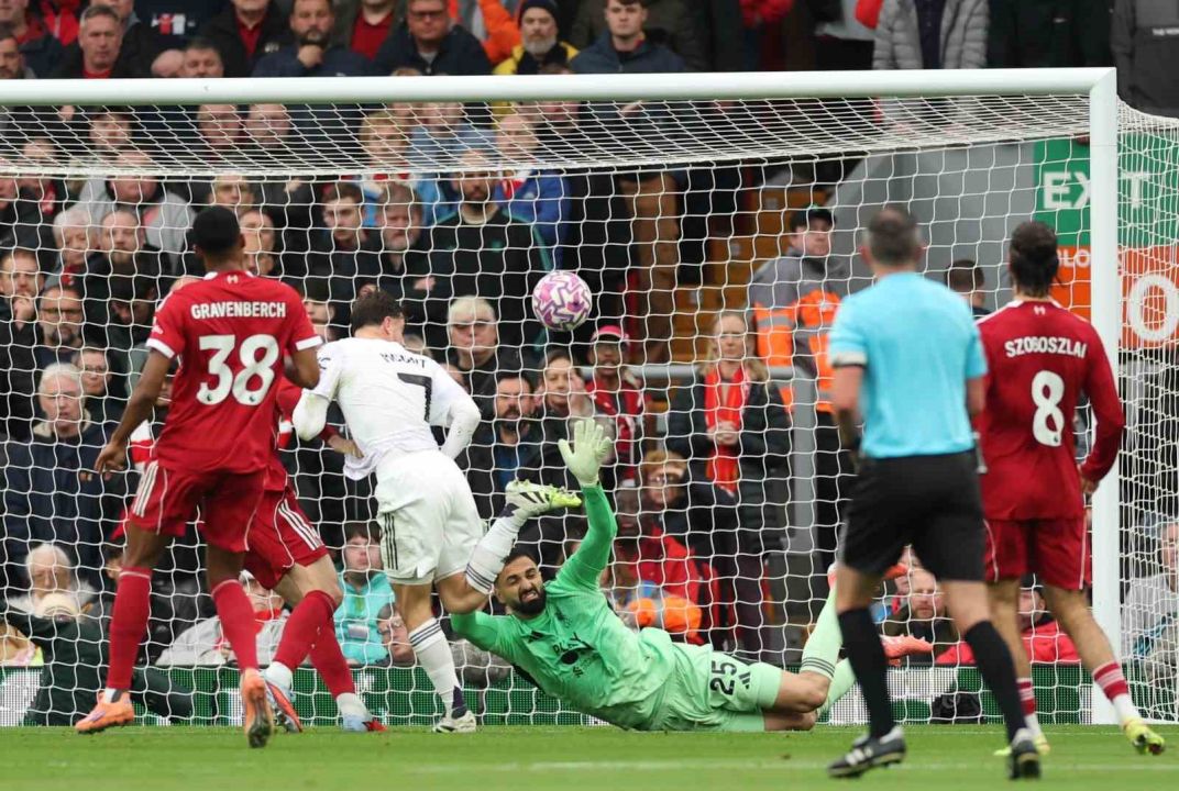 Manchester United, Liverpool deplasmanında galip