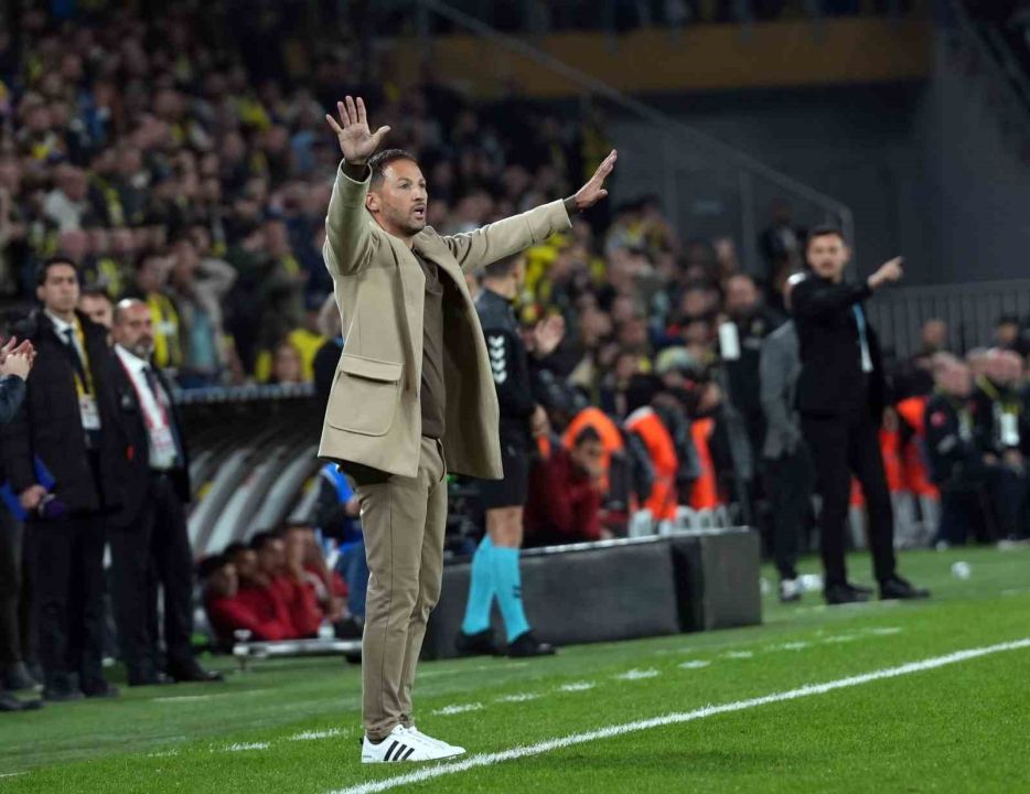 Trendyol Süper Lig: Fenerbahçe: 2 - Fatih Karagümrük: 1 (Maç sonucu)