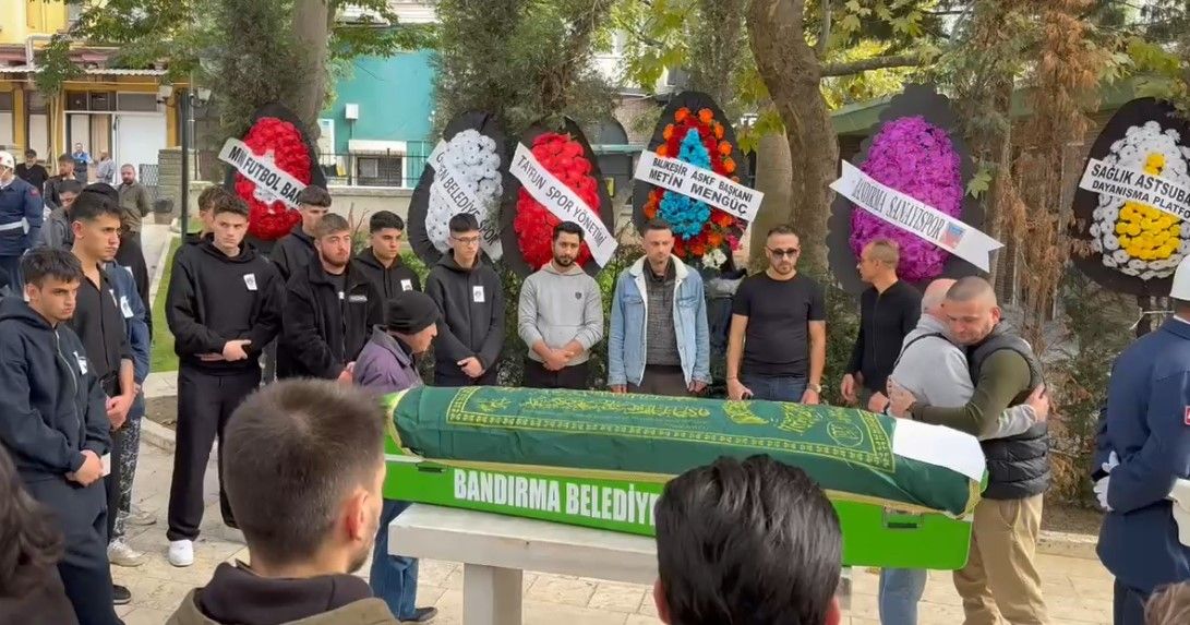 Antrenmanda kalp krizi geçirip hayatını kaybeden kaleci toprağa verildi