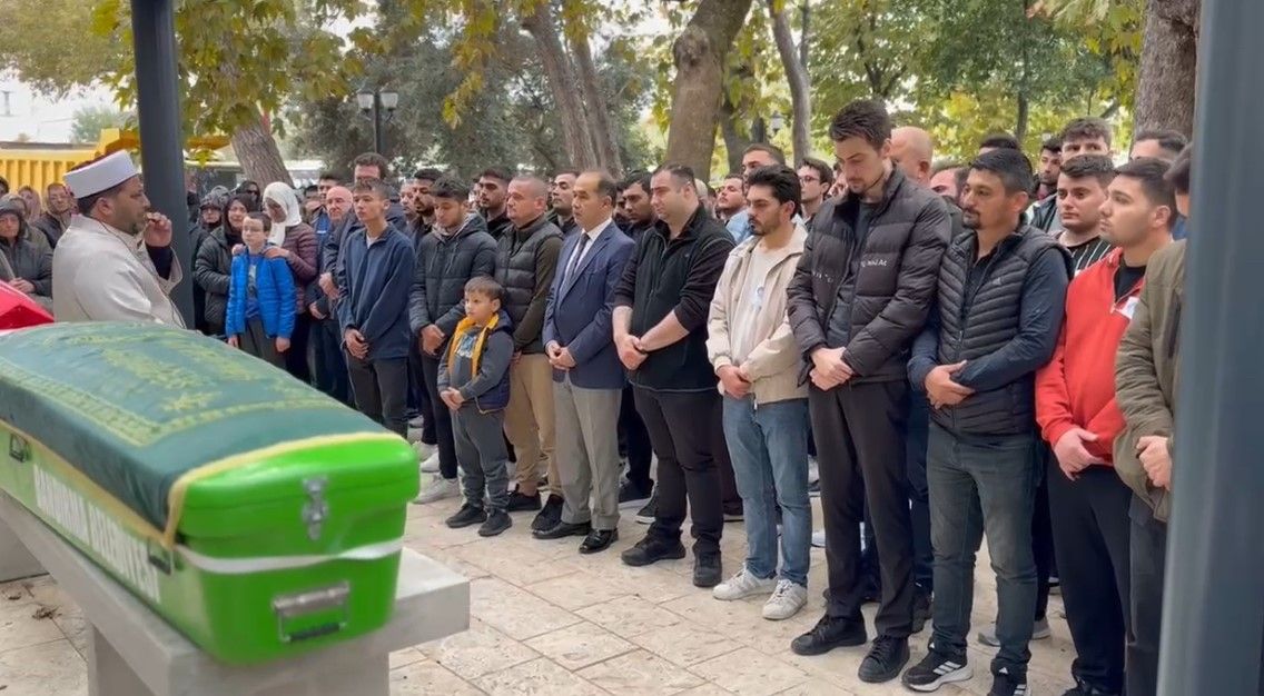Antrenmanda kalp krizi geçirip hayatını kaybeden kaleci toprağa verildi