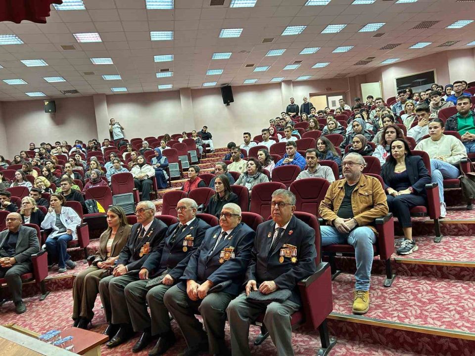 Manisalı Gaziler, öğrencilerle buluştu