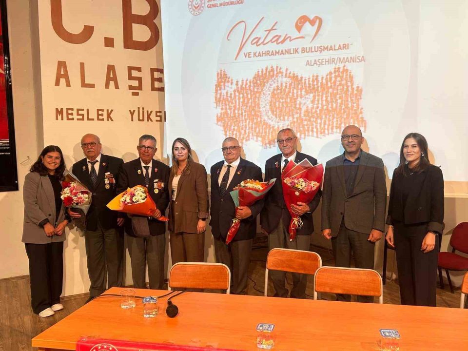 Manisalı Gaziler, öğrencilerle buluştu