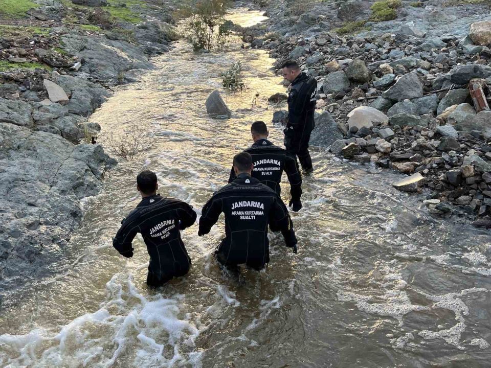 AFAD Başkanı Pehlivan ve Vali Elban’dan Foça’da açıklama