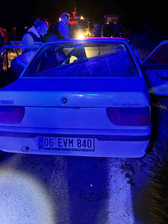 Başkent’te feci kaza: Otomobil traktöre çarptı, 1 ölü, 1 yaralı!