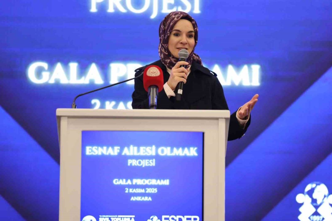 Bakan Göktaş "Esnaf Ailesi Olmak" projesinin galasına katıldı