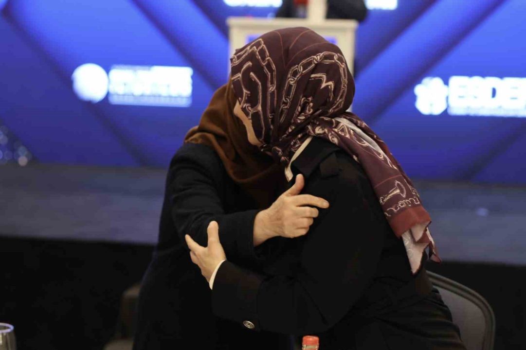 Bakan Göktaş "Esnaf Ailesi Olmak" projesinin galasına katıldı