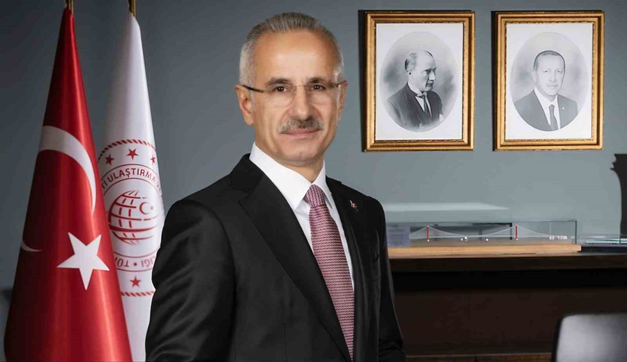 Bakan Uraloğlu: "Bugüne kadar yaptığımız çalışmalar kapsamında toplam 32 bin 845 adet levhayı kaldırdık"