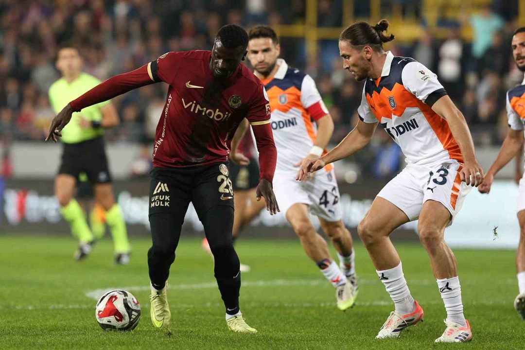 Trendyol Süper Lig: Gençlerbirliği: 2 - RAMS Başakşehir: 1 (Maç sonucu)