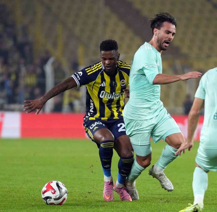 Trendyol Süper Lig: Fenerbahçe: 4 - Kayserispor: 2 (Maçtan kareler)