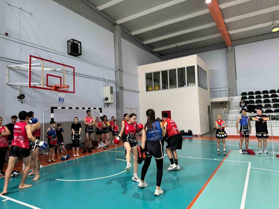 Manisa'da Muaythai Federasyonu 10. Khan Sınavı tamamlandı