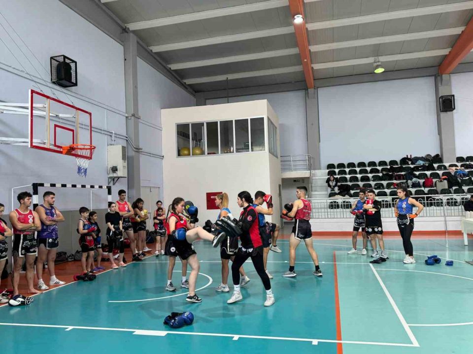 Manisa'da Muaythai Federasyonu 10. Khan Sınavı tamamlandı