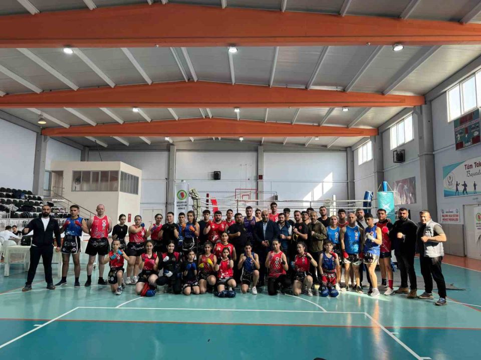 Manisa'da Muaythai Federasyonu 10. Khan Sınavı tamamlandı
