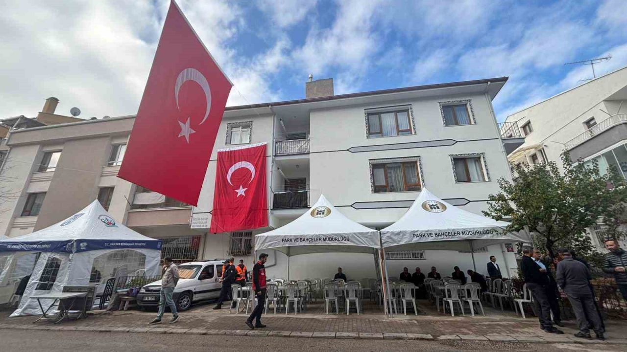 Şehit Pilot Cüneyt Kandemir’in baba ocağına ateş düştü