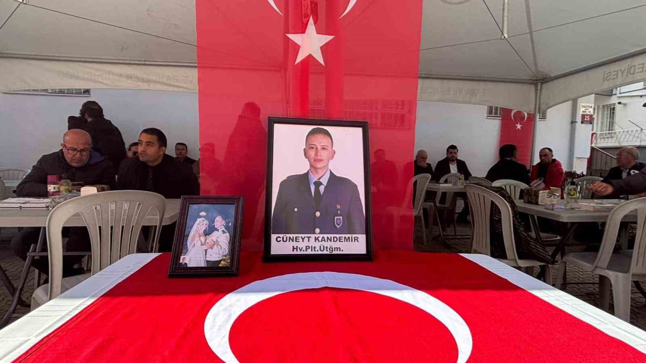 Şehit Üsteğmen Kandemir’in babası: "Vatan için varız, evladım da vatan için şehit oldu"