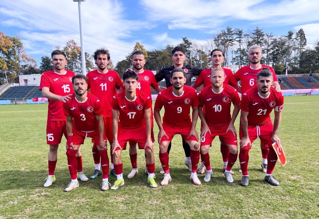 Futbol ve hentbol milli takımları, Tokyo’da yoluna kayıpsız devam ediyor