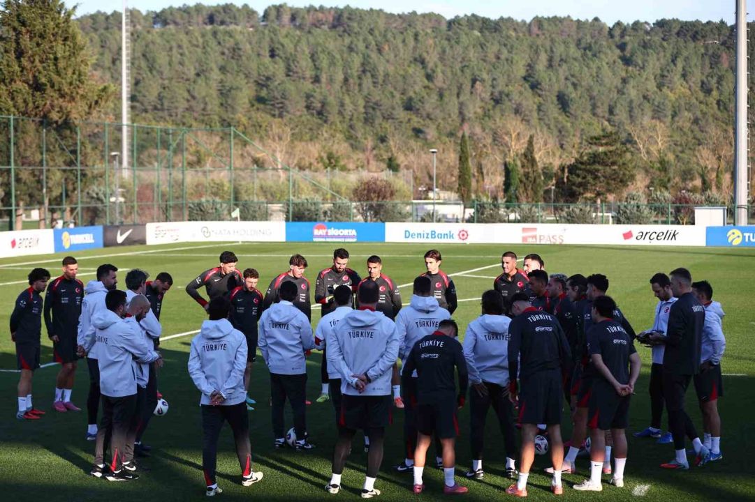 A Milli Futbol Takımı, İspanya maçı hazırlıklarına başladı