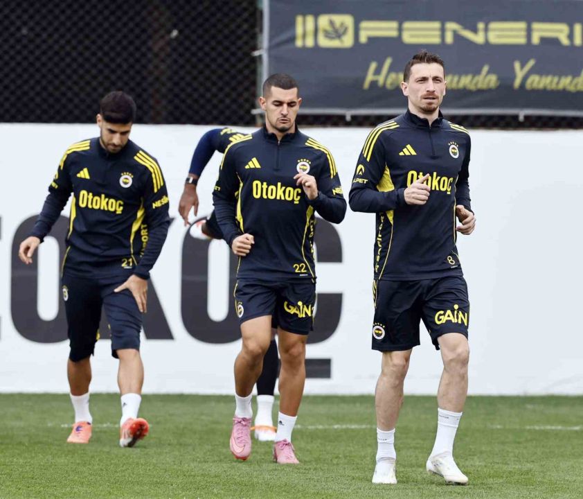 Fenerbahçe, Çaykur Rizespor maçı hazırlıklarına devam etti (Antrenmandan kareler)