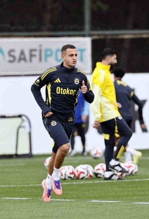 Fenerbahçe, Çaykur Rizespor maçı hazırlıklarına devam etti (Antrenmandan kareler)