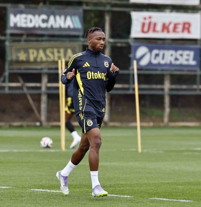 Fenerbahçe, Çaykur Rizespor maçı hazırlıklarına devam etti (Antrenmandan kareler)