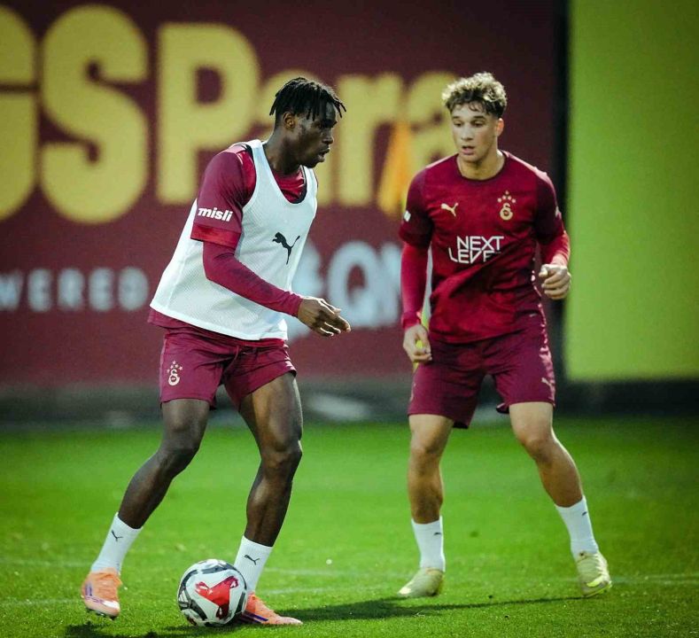 Galatasaray, Gençlerbirliği maçı hazırlıklarını sürdürdü (Antrenmandan kareler)