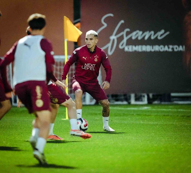 Galatasaray, Gençlerbirliği maçı hazırlıklarını sürdürdü (Antrenmandan kareler)