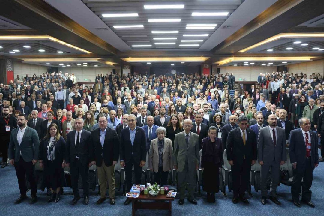 Eğitimin sorunları Manisa'da masaya yatırıldı