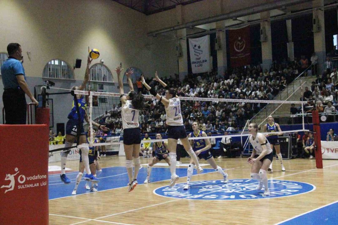 Sultanlar Ligi: Aydın Büyükşehir Belediyespor: 1 - Fenerbahçe Medicana: 3