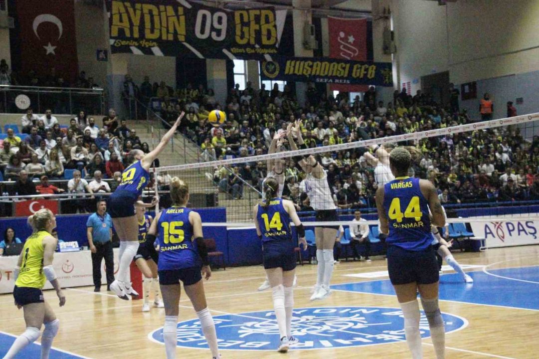 Sultanlar Ligi: Aydın Büyükşehir Belediyespor: 1 - Fenerbahçe Medicana: 3