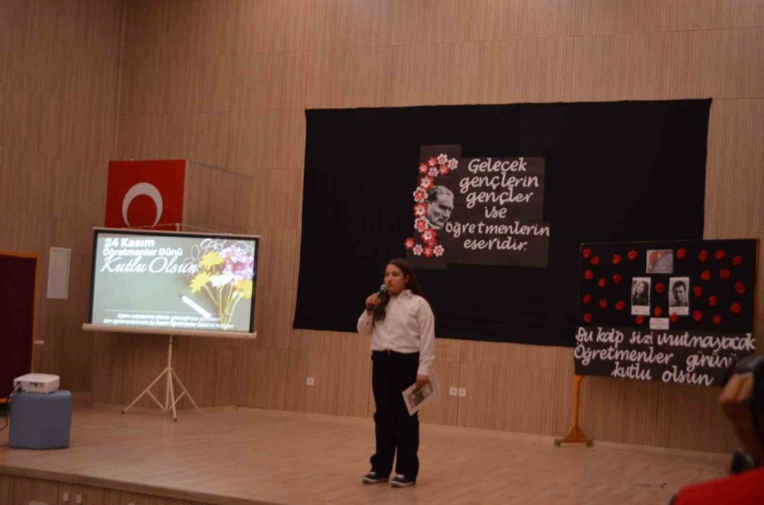 Selendi’de 24 Kasım Öğretmenler Günü kutlandı
